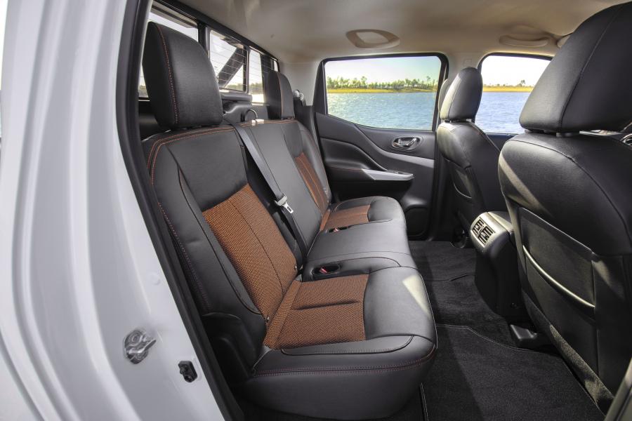 Интерьер Nissan Navara N-Trek (D23) 2019 года  (AU) (фото 11 из 18)